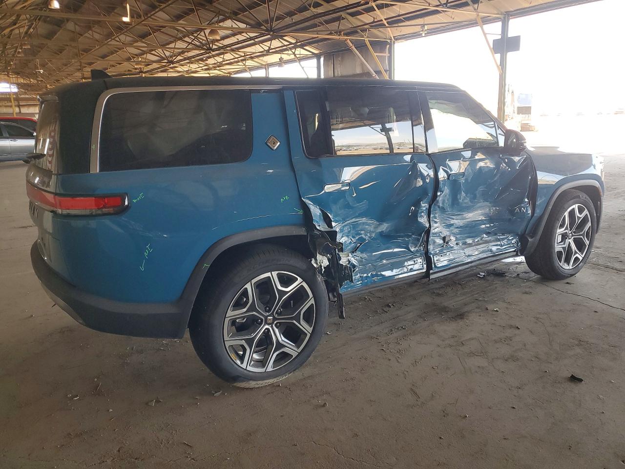 2026 RIVIAN R1S — VIN 7PDSGCBA7TN081364 — photo 3