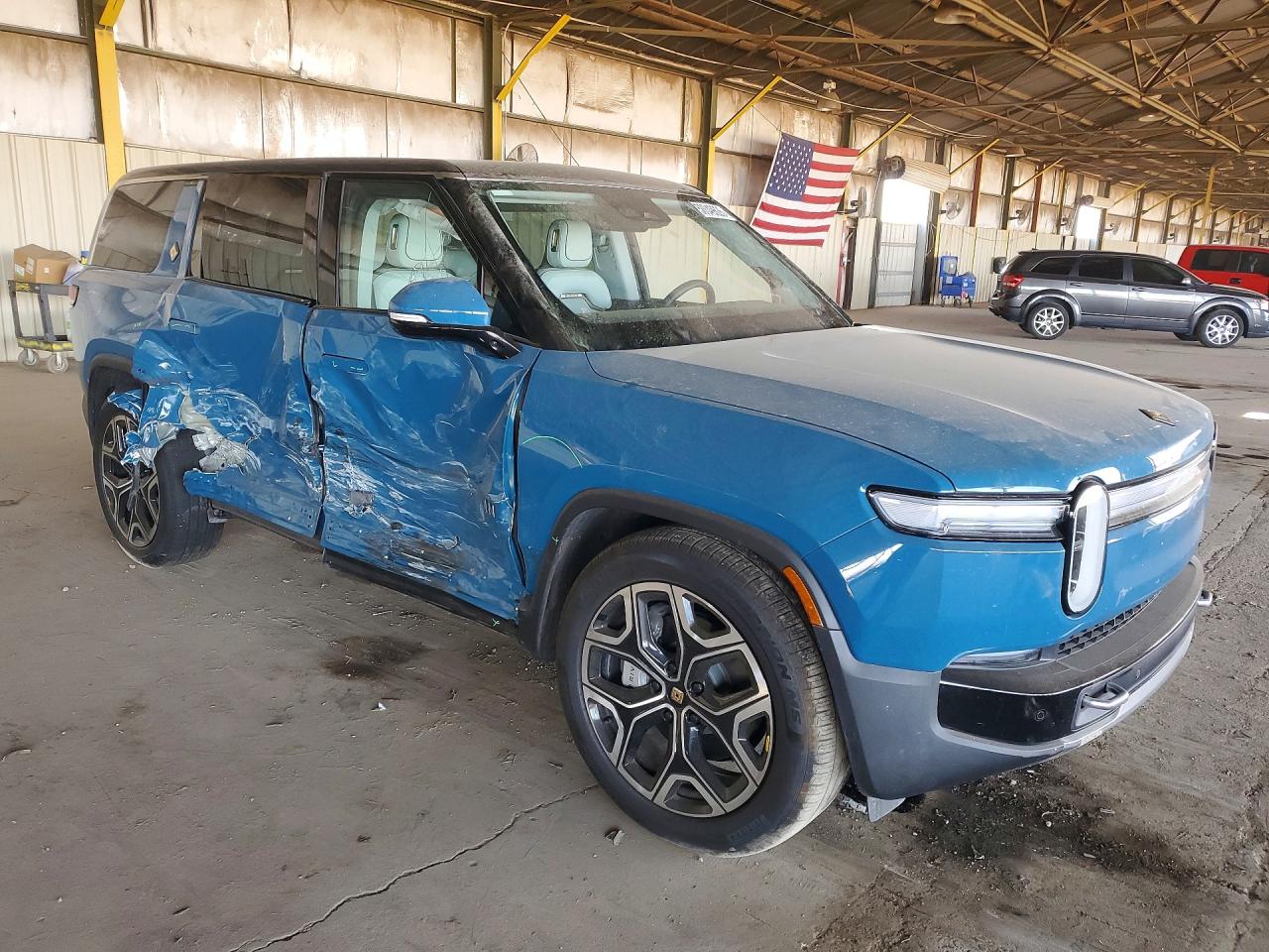 2026 RIVIAN R1S — VIN 7PDSGCBA7TN081364 — photo 4