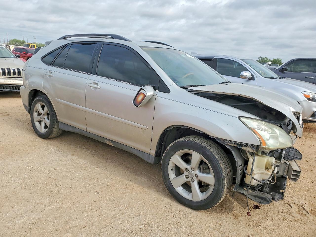 2004 LEXUS RX — VIN 2T2GA31U84C013956 — photo 4