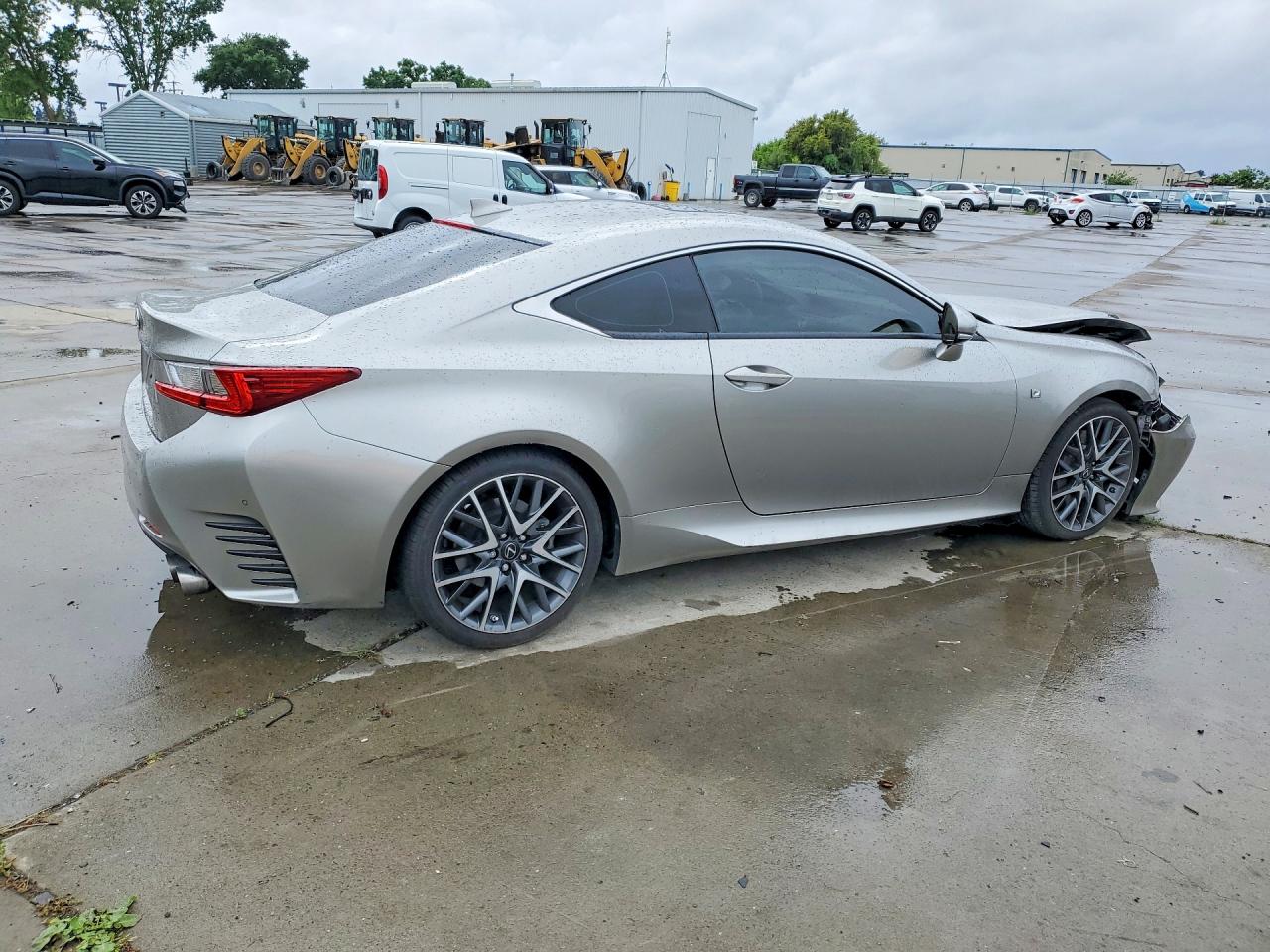 2016 LEXUS RC — VIN JTHHA5BC0G5002573 — photo 3
