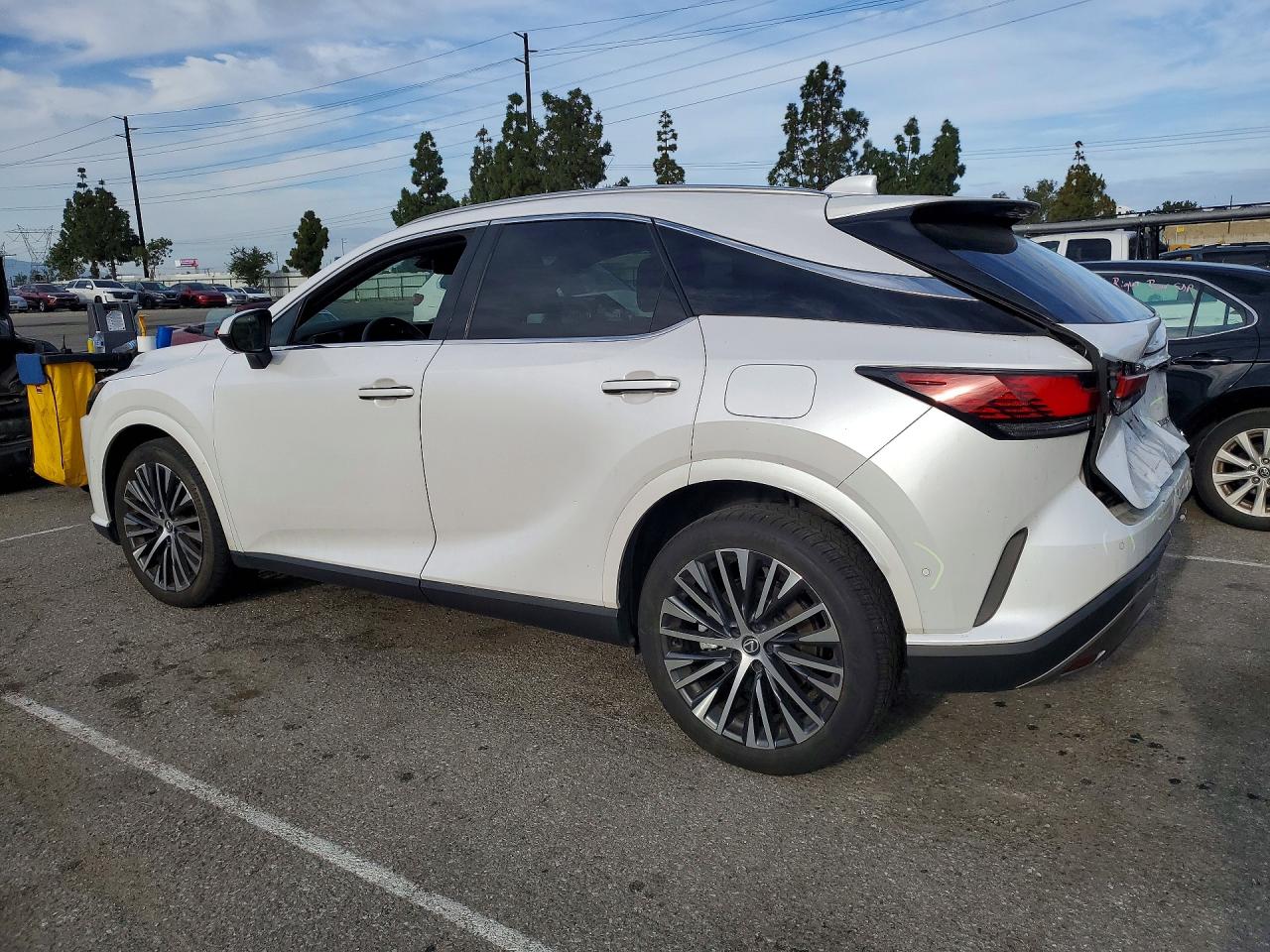 2024 LEXUS RX — VIN 2T2BAMBA6RC035465 — photo 2
