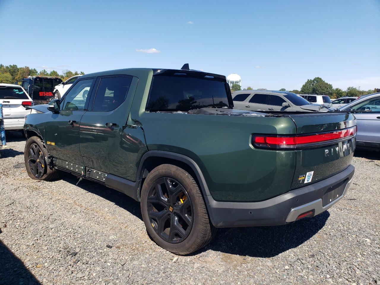 2022 RIVIAN R1T — VIN 7FCTGAAA3NN012699 — photo 2
