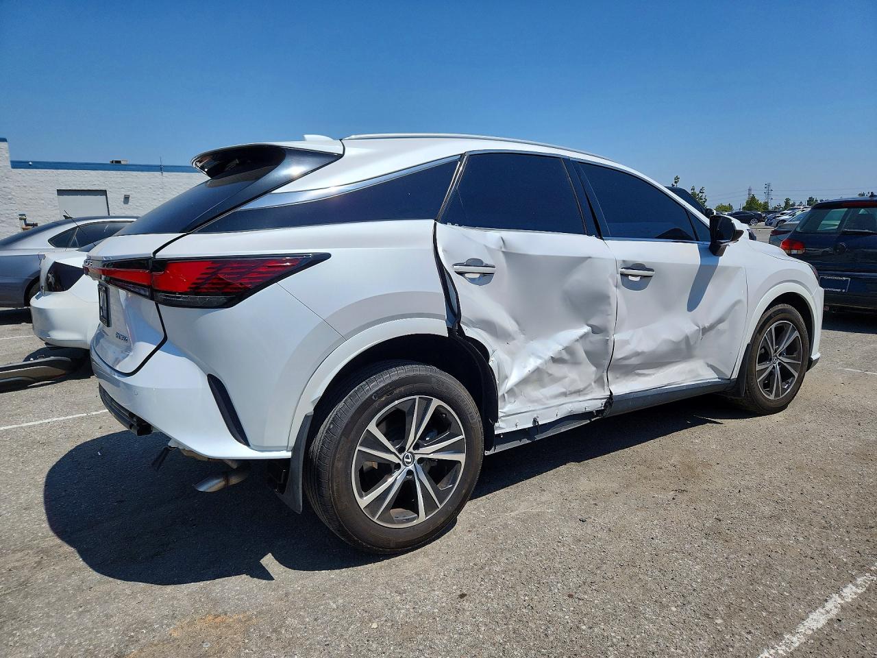 2023 LEXUS RX — VIN 2T2BAMBA7PC016064 — photo 3