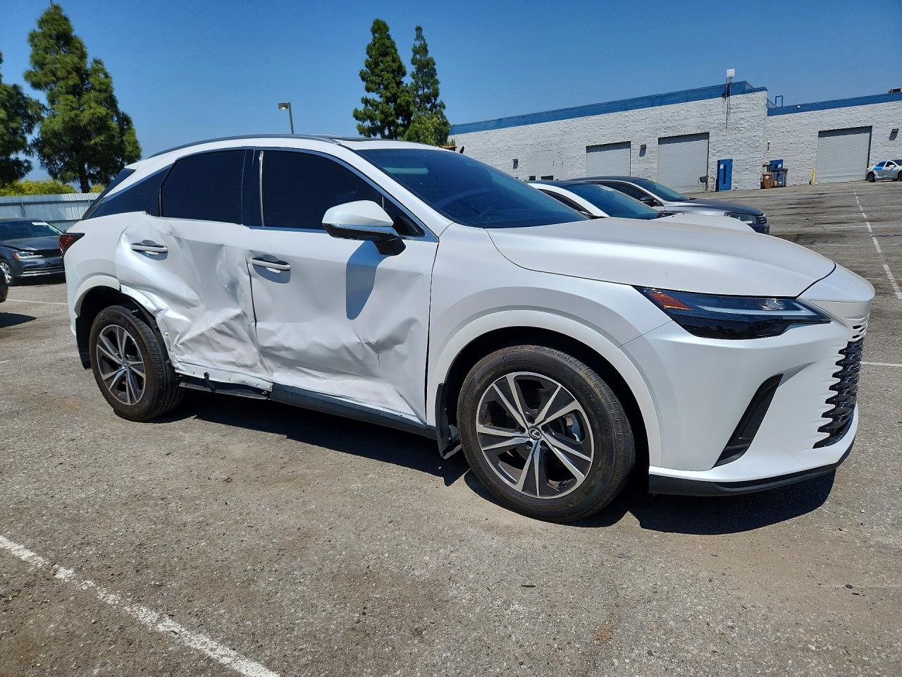 2023 LEXUS RX — VIN 2T2BAMBA7PC016064 — photo 4