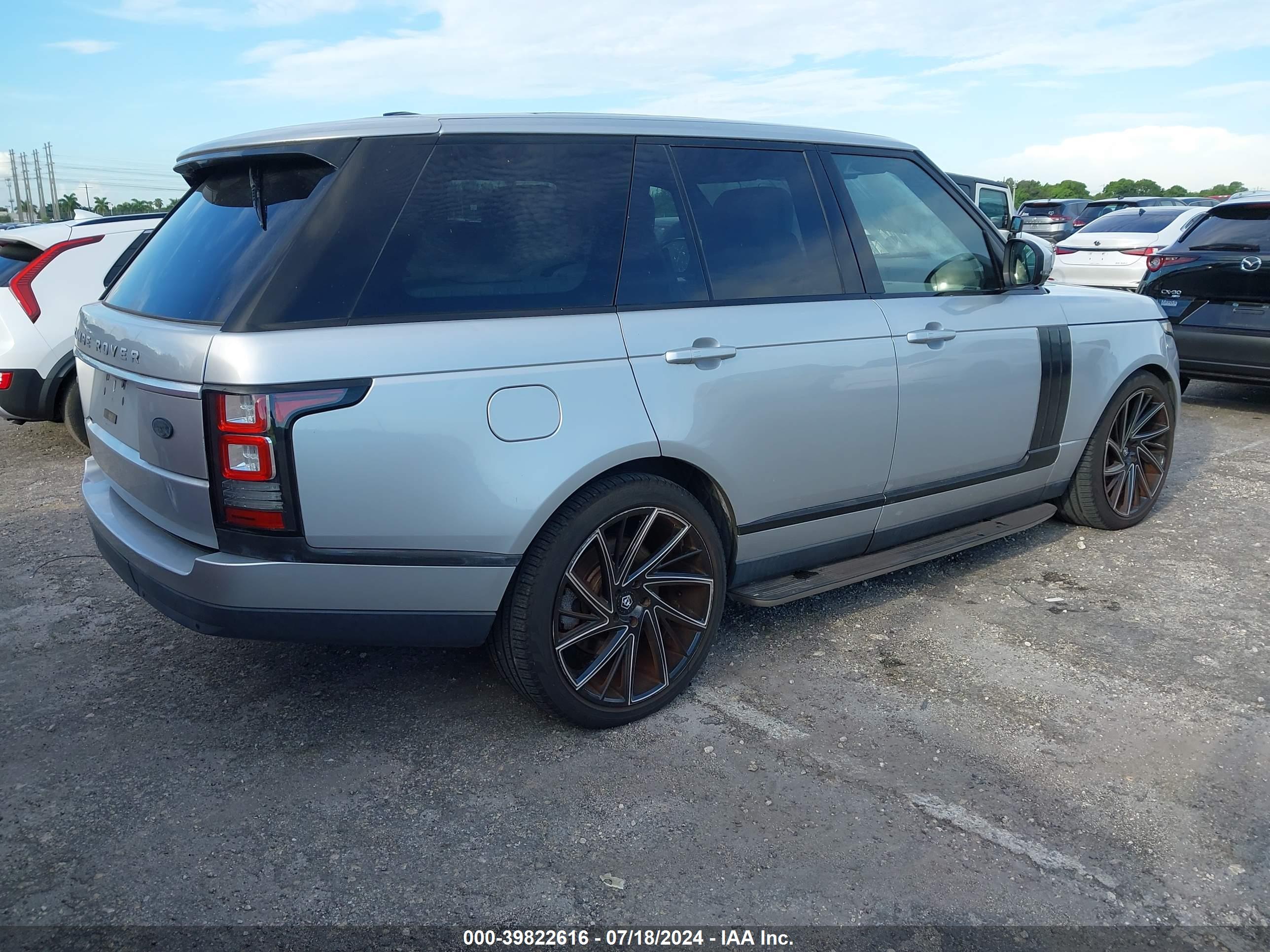 2013 LAND ROVER RANGE ROVER — VIN SALGS2EF9DA102181 — photo 4