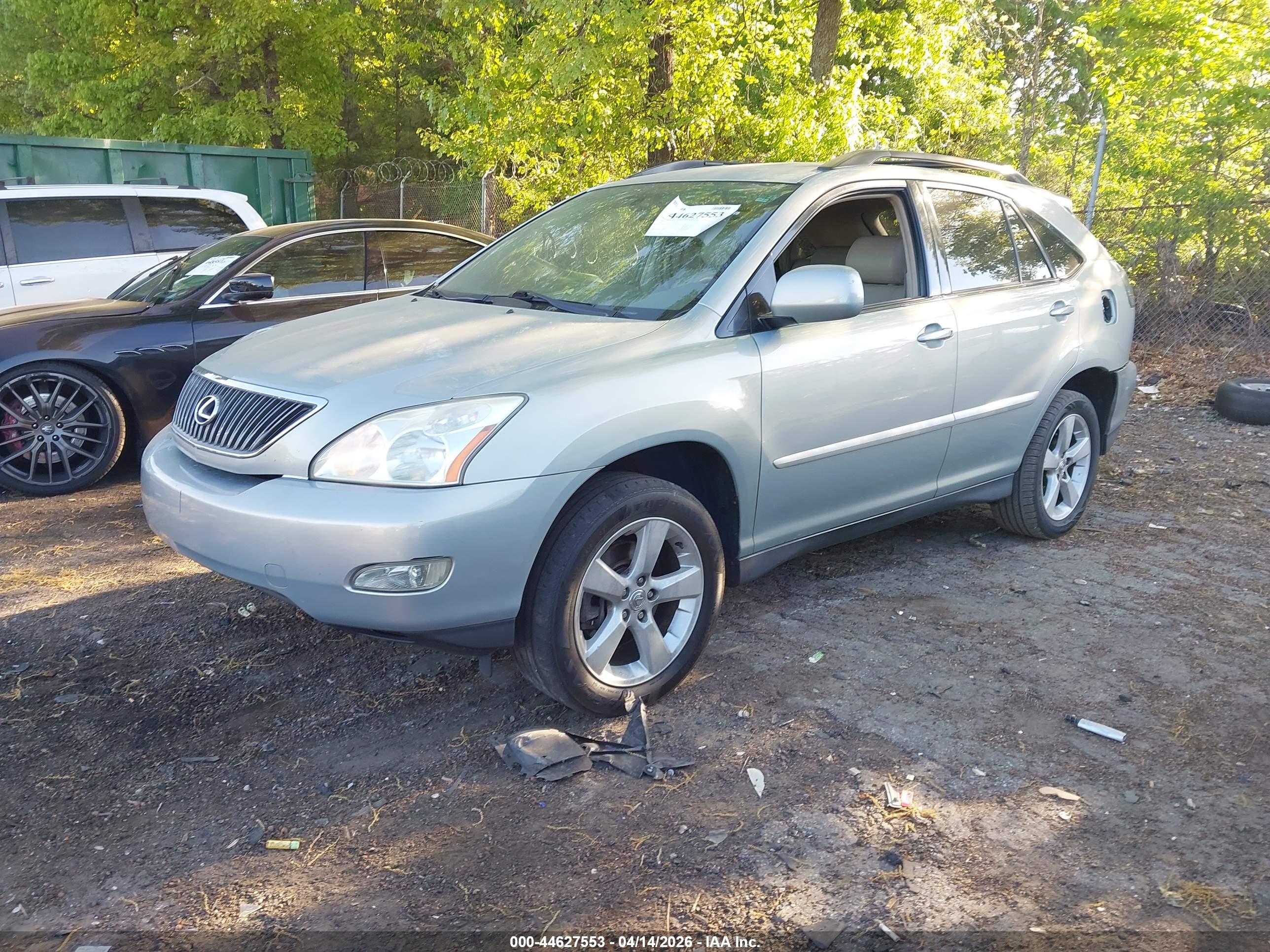 2005 LEXUS RX — VIN 2T2GA31UX5C019663 — photo 2