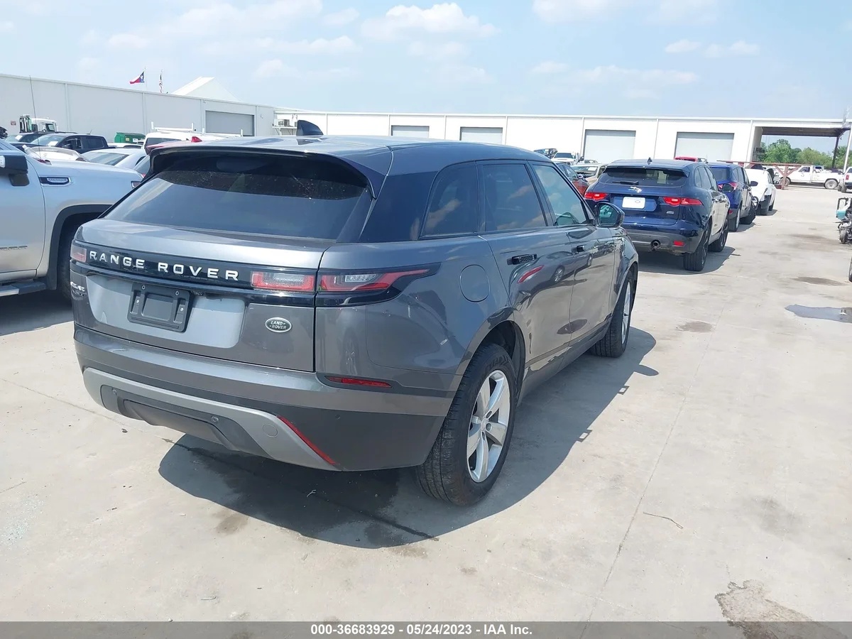 2018 LAND ROVER RANGE ROVER VELAR — VIN SALYB2RX0JA729211 — photo 4