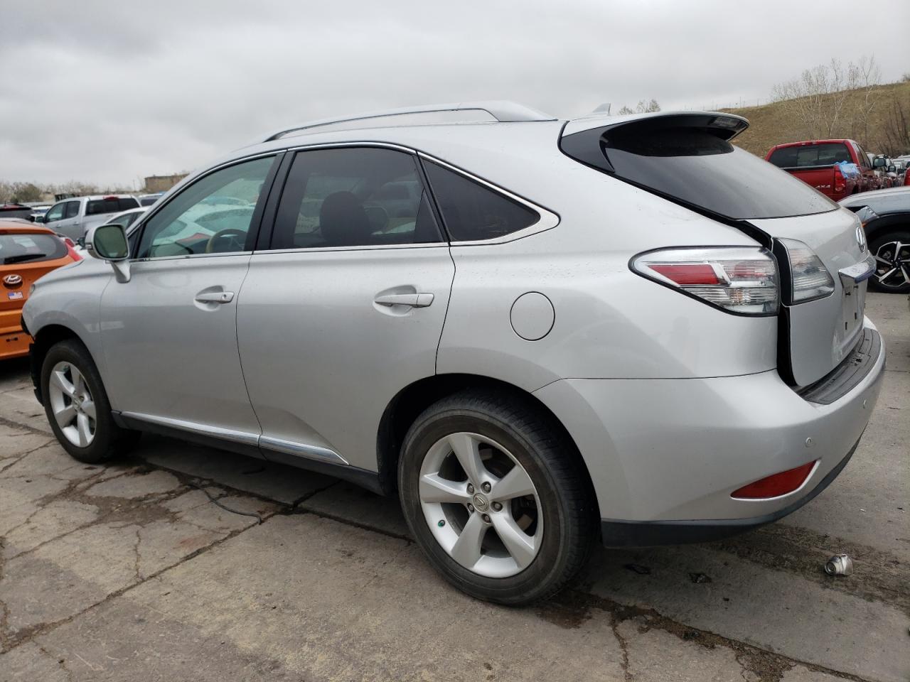 2T2BK1BA2CC136182 — photo 2