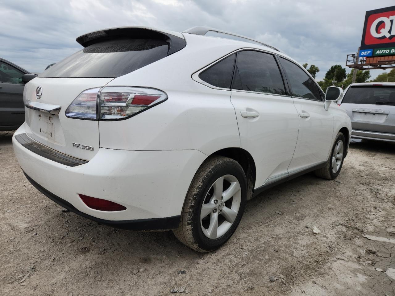 2011 LEXUS RX — VIN 2T2BK1BA8BC083275 — photo 3