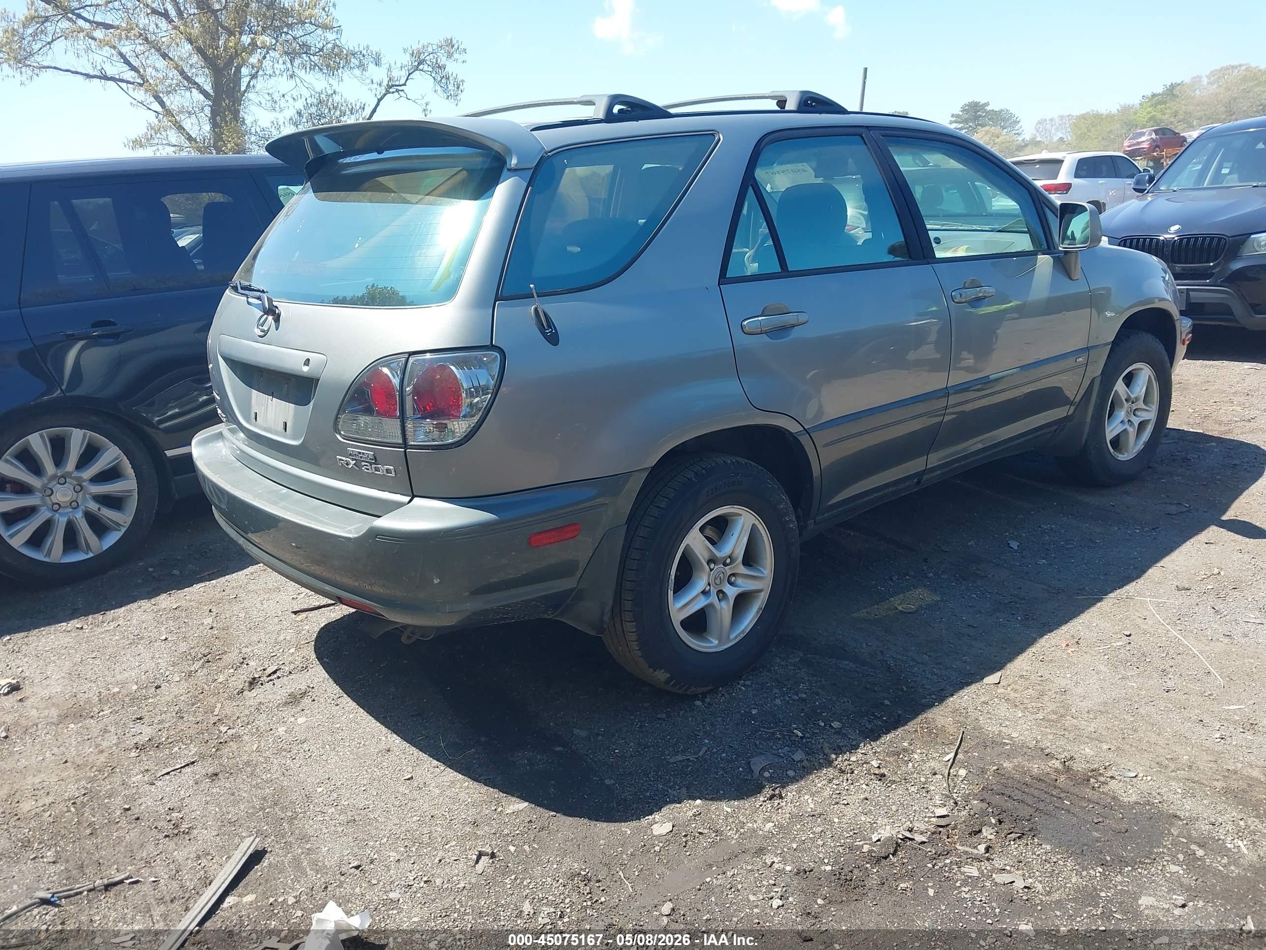 2002 LEXUS RX — VIN JTJHF10U020273854 — photo 4