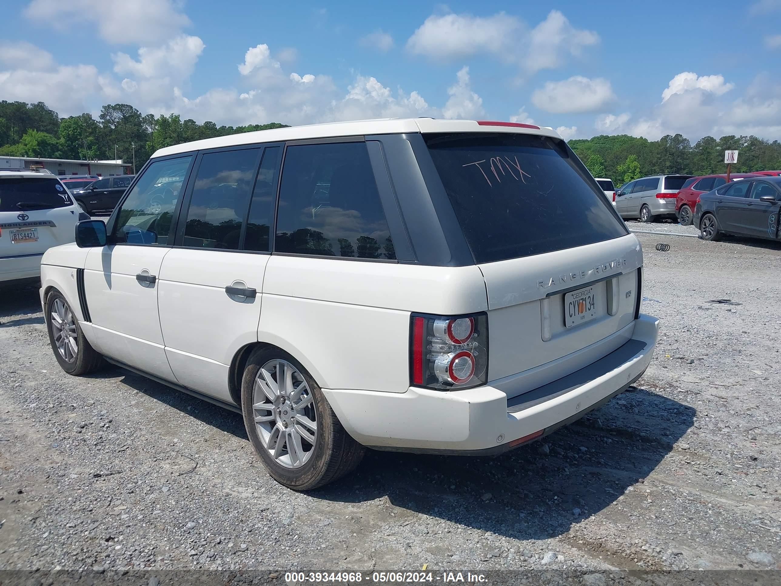 2010 LAND ROVER RANGE ROVER — VIN SALME1D46AA315010 — photo 3