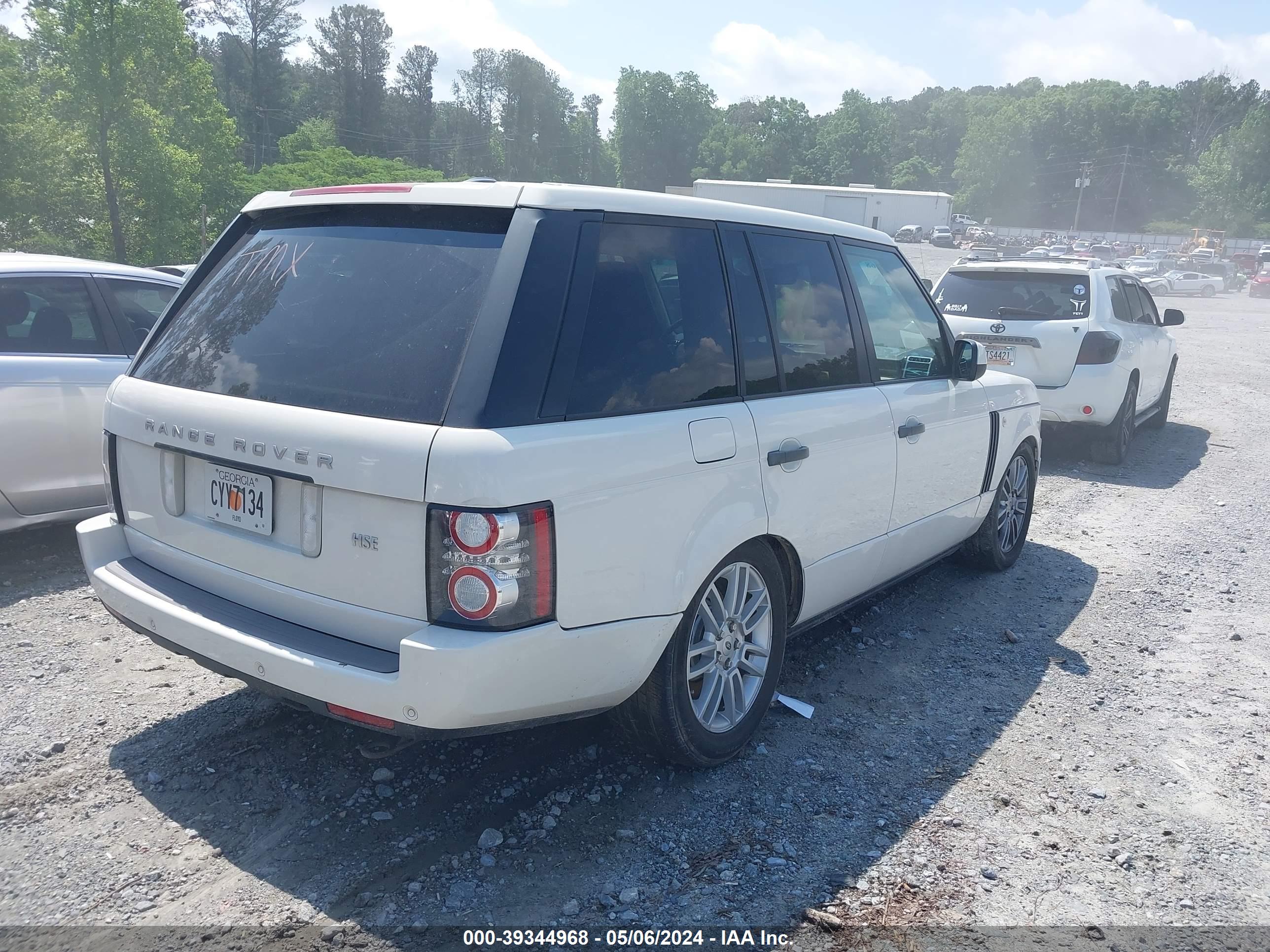 2010 LAND ROVER RANGE ROVER — VIN SALME1D46AA315010 — photo 4