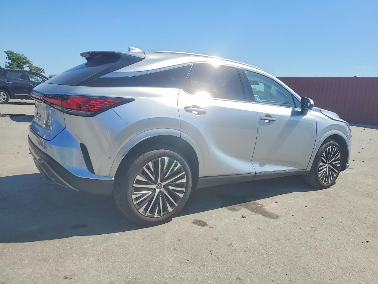 2024 LEXUS RX — VIN 2T2BAMBA5RC033366 — photo 3