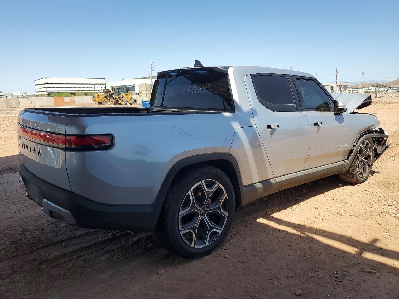 2024 RIVIAN R1T — VIN 7FCTGCAA9RN030366 — photo 3
