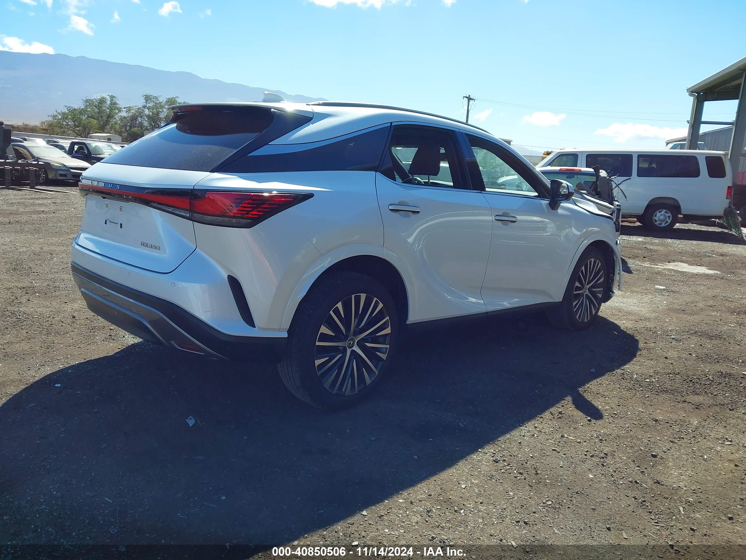 2023 LEXUS RX — VIN 2T2BAMBA7PC007963 — photo 4