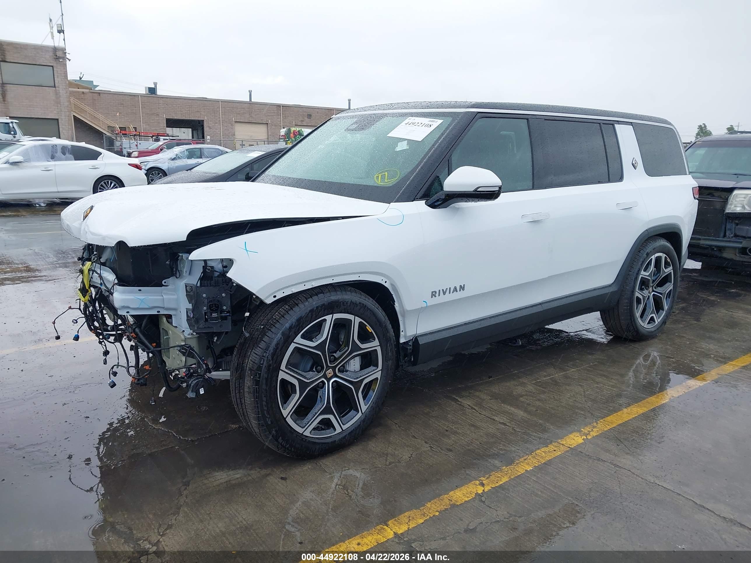 2026 RIVIAN R1S — VIN 7PDSGCBA1TN085796 — photo 2