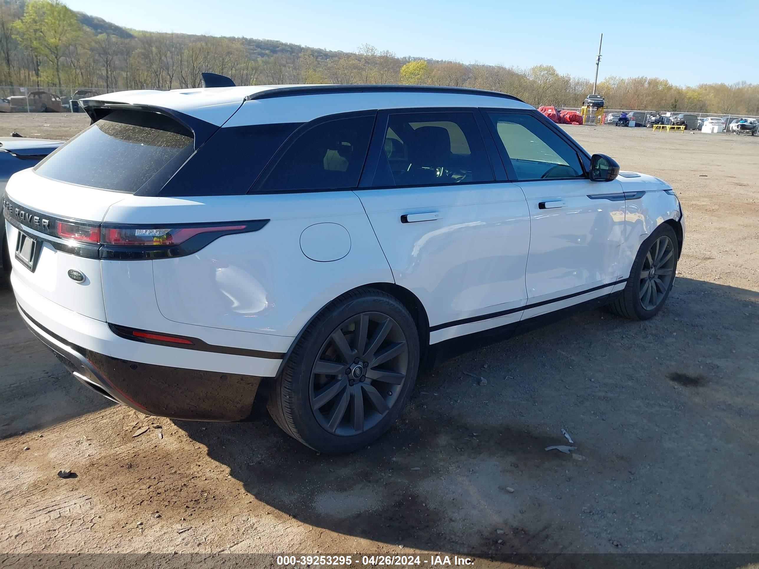 2019 LAND ROVER RANGE ROVER VELAR — VIN SALYL2FV3KA218285 — photo 4