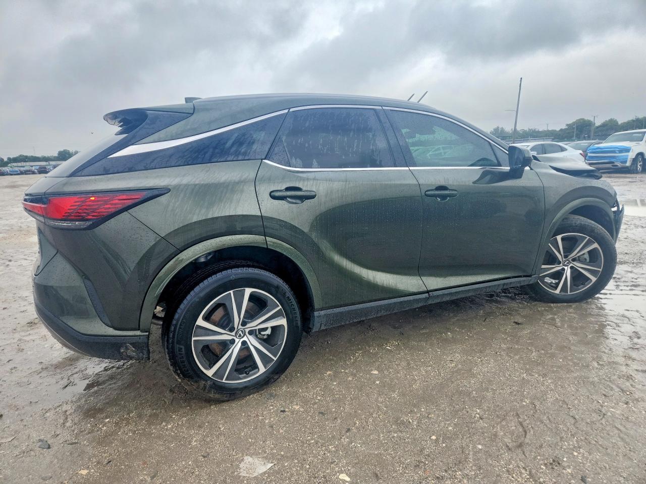 2025 LEXUS RX — VIN 2T2BAMBA0SC056611 — photo 3