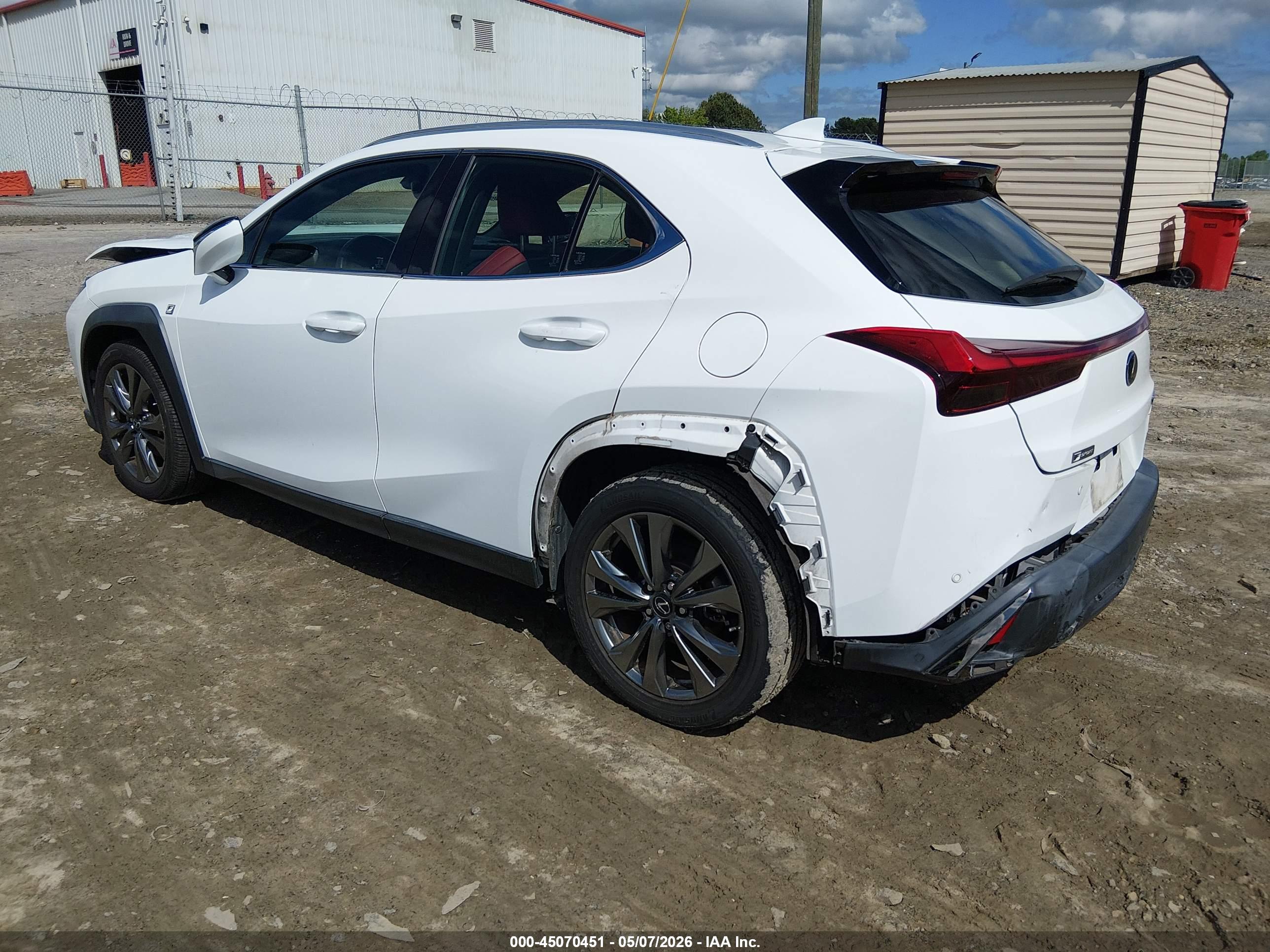 2019 LEXUS UX — VIN JTHY3JBH5K2000438 — photo 3