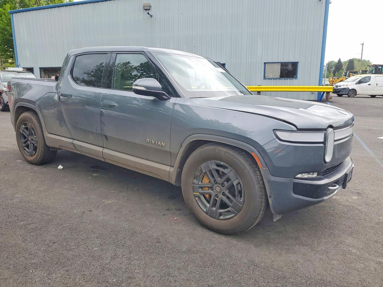 2022 RIVIAN R1T — VIN 7FCTGAAA8NN015906 — photo 4