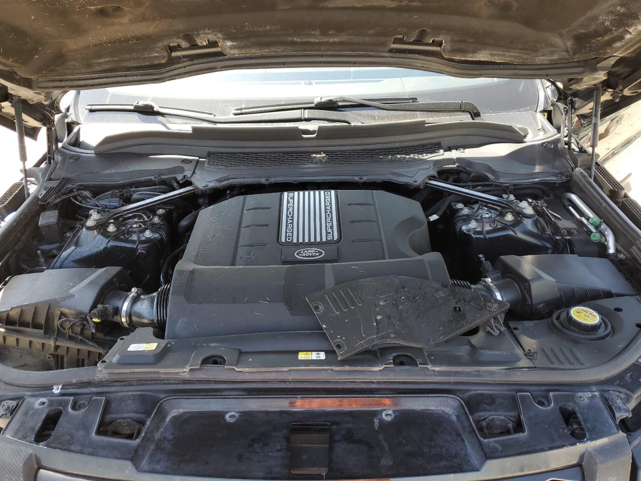 SALWR2VF4GA645594 — photo 11