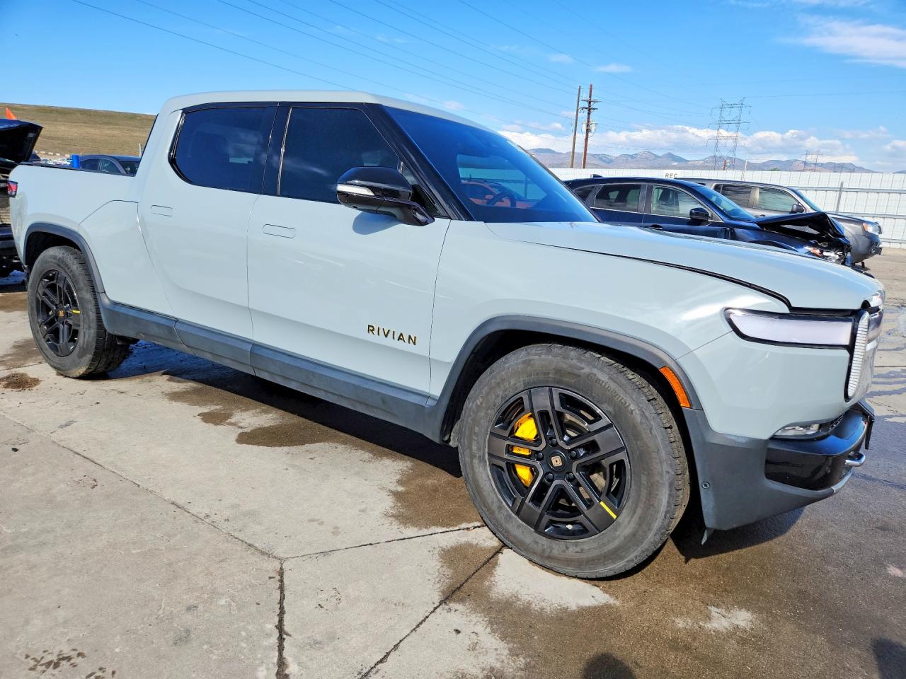 2022 RIVIAN R1T — VIN 7FCTGAAA9NN005675 — photo 4