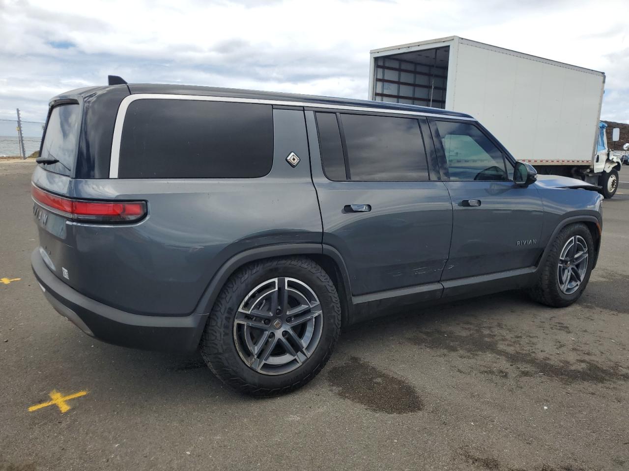 2025 RIVIAN R1S — VIN 7PDSGBBA9SN053803 — photo 3
