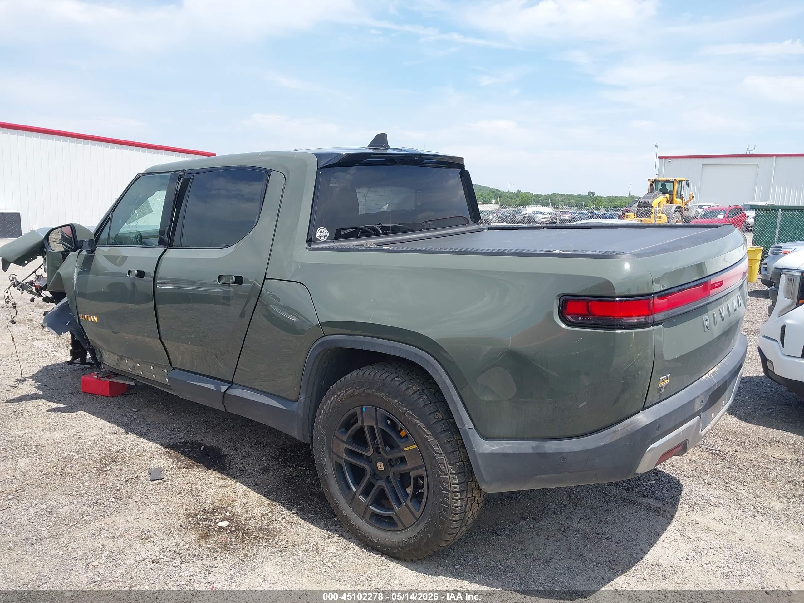 2022 RIVIAN R1T — VIN 7FCTGAAL5NN003097 — photo 3