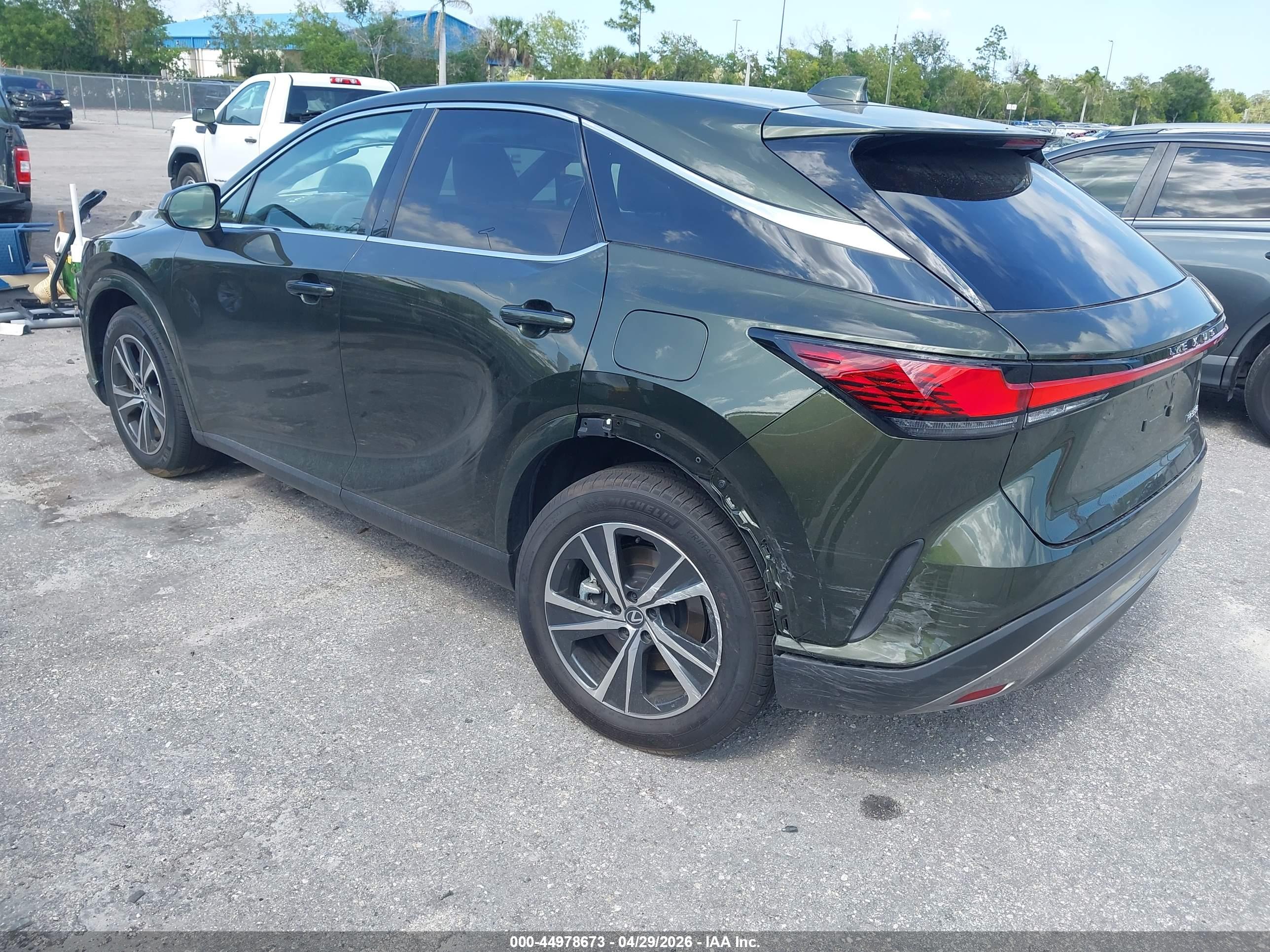 2025 LEXUS RX — VIN 2T2BAMBA2SC068033 — photo 3