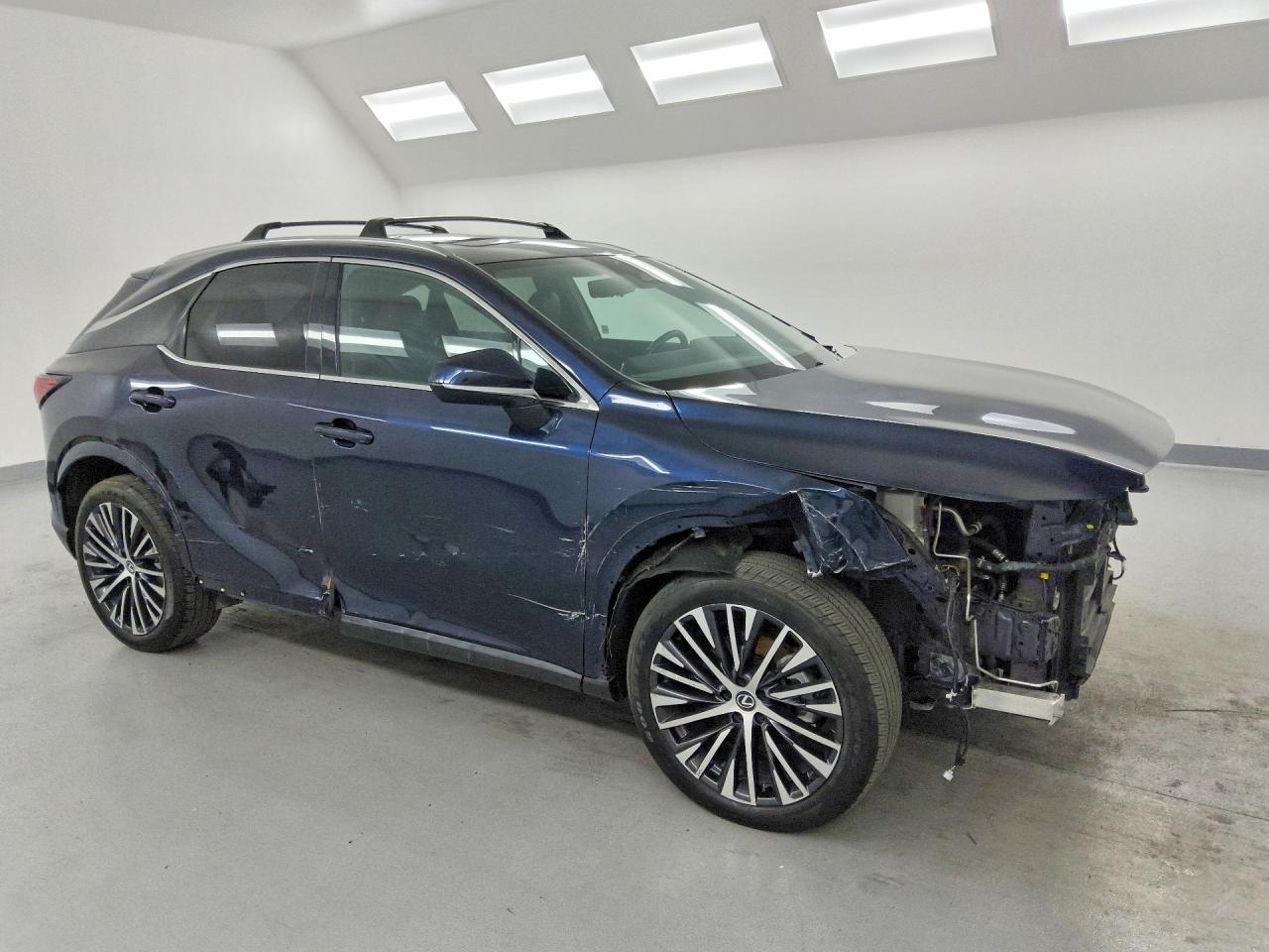 2023 LEXUS RX — VIN 2T2BBMCA6PC016715 — photo 4