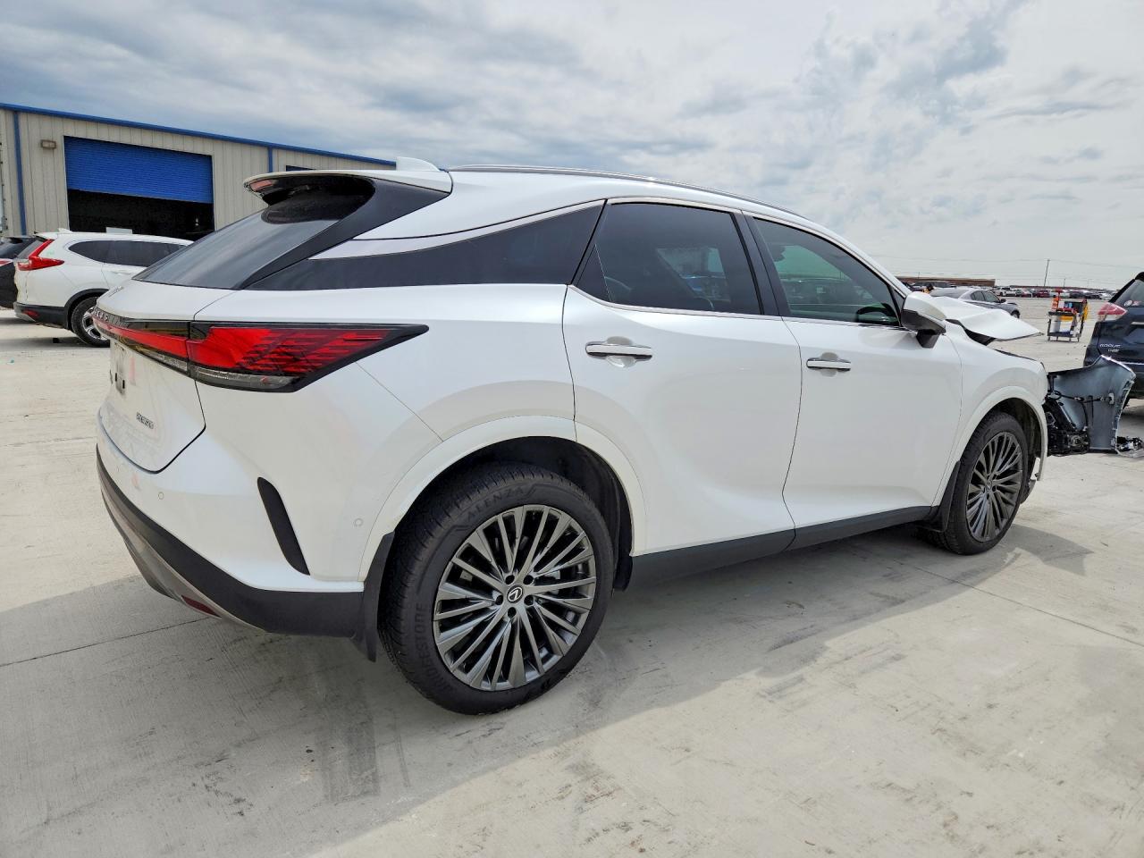 2024 LEXUS RX — VIN 2T2BAMBA3RC034449 — photo 3
