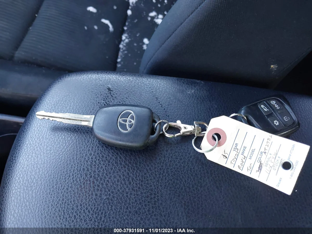 JTMBFREV8FD123515 — photo 11