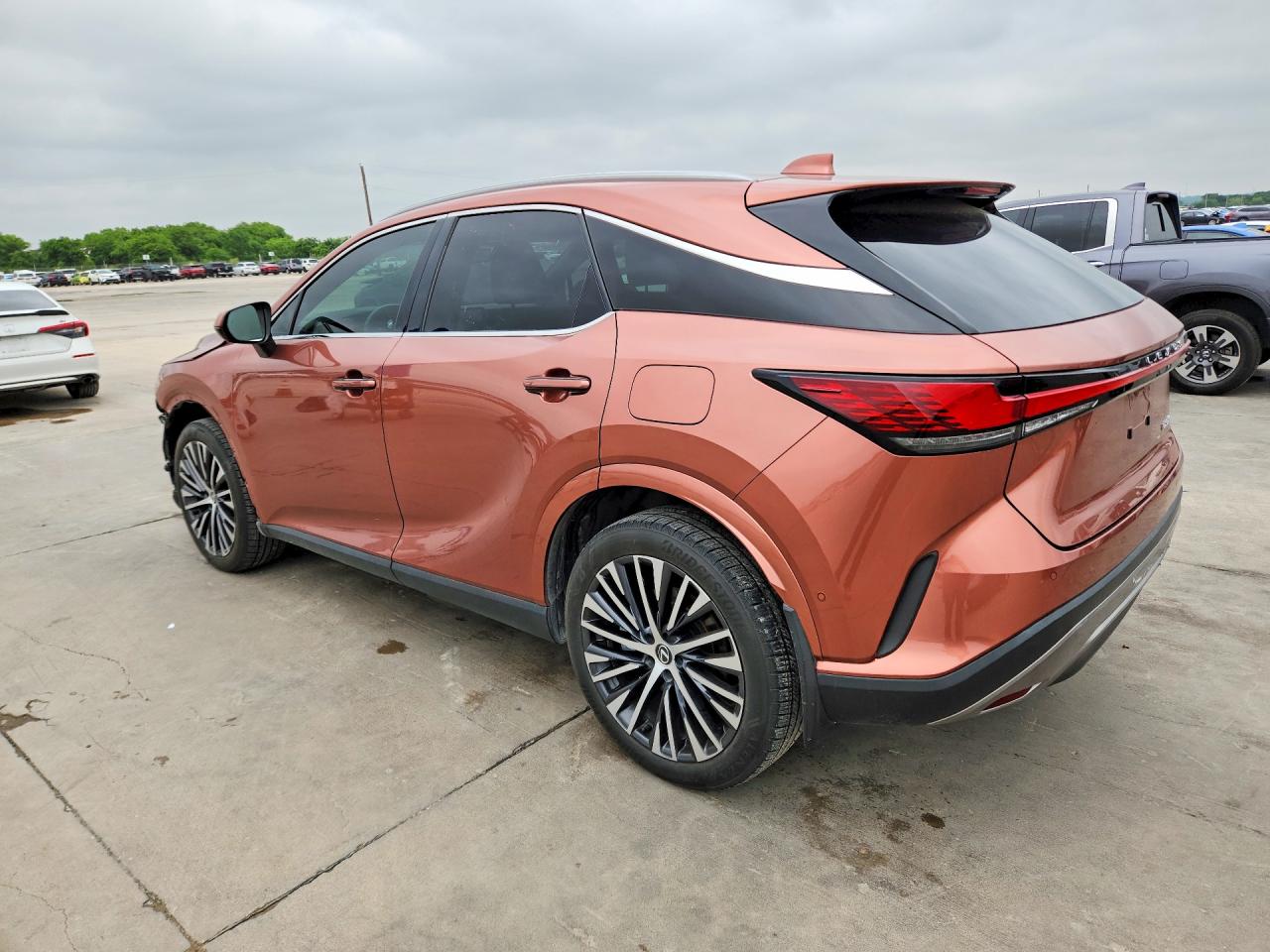 2024 LEXUS RX — VIN 2T2BAMBA3RC028280 — photo 2