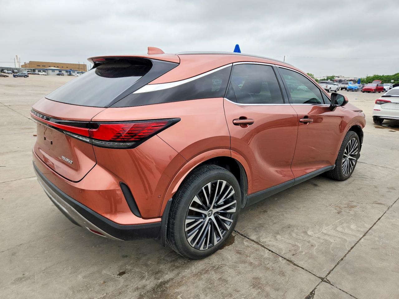 2024 LEXUS RX — VIN 2T2BAMBA3RC028280 — photo 3