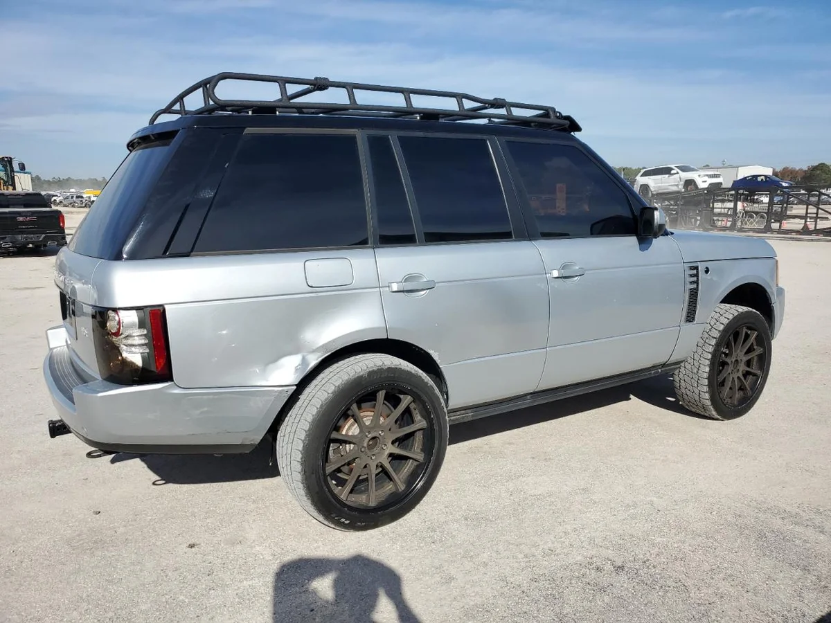 2011 LAND ROVER RANGE ROVE — VIN SALMF1D42BA355759 — photo 3