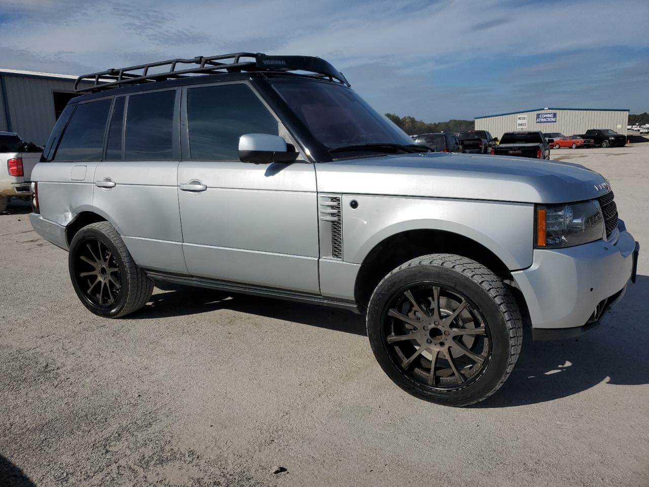2011 LAND ROVER RANGE ROVE — VIN SALMF1D42BA355759 — photo 4