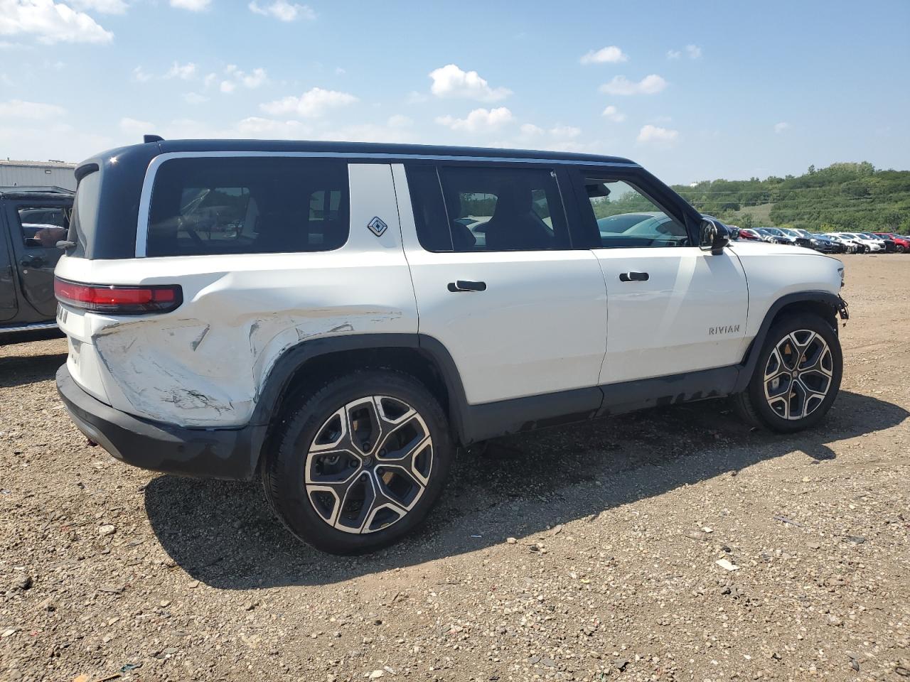 2025 RIVIAN R1S — VIN 7PDSGBBA8SN047751 — photo 3
