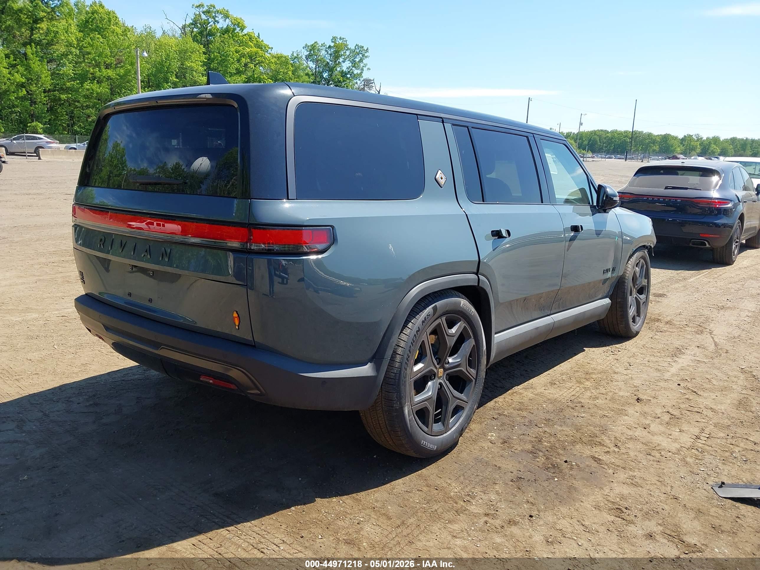 2026 RIVIAN R1S — VIN 7PDSGABP9TN079995 — photo 4