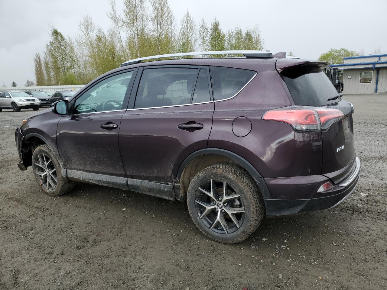 2017 TOYOTA RAV4 SE — VIN 2T3JFREV2HW596523 — photo 2