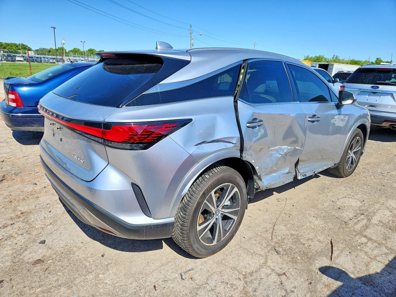 2023 LEXUS RX — VIN 2T2BAMBA3PC011007 — photo 3