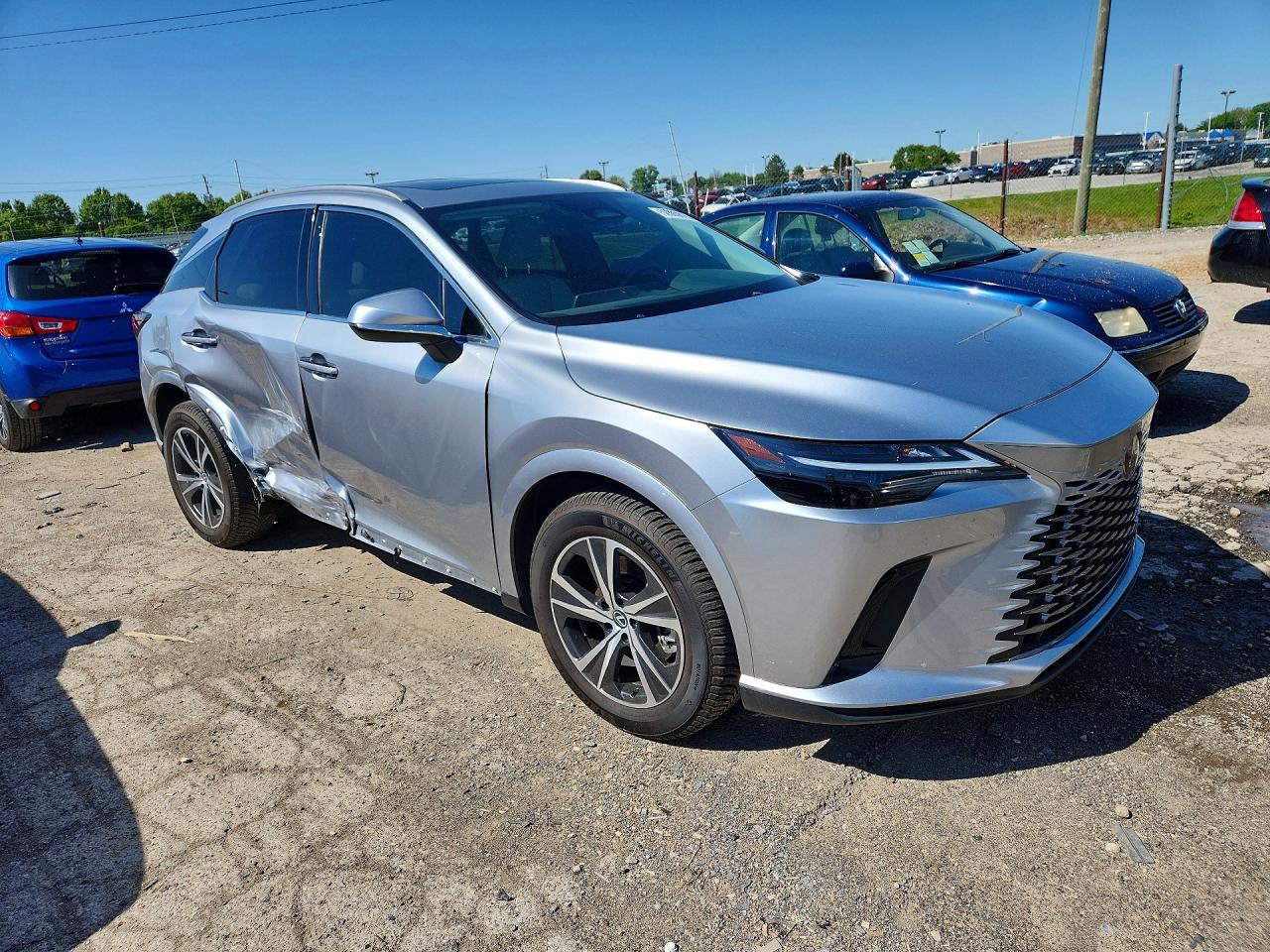 2023 LEXUS RX — VIN 2T2BAMBA3PC011007 — photo 4
