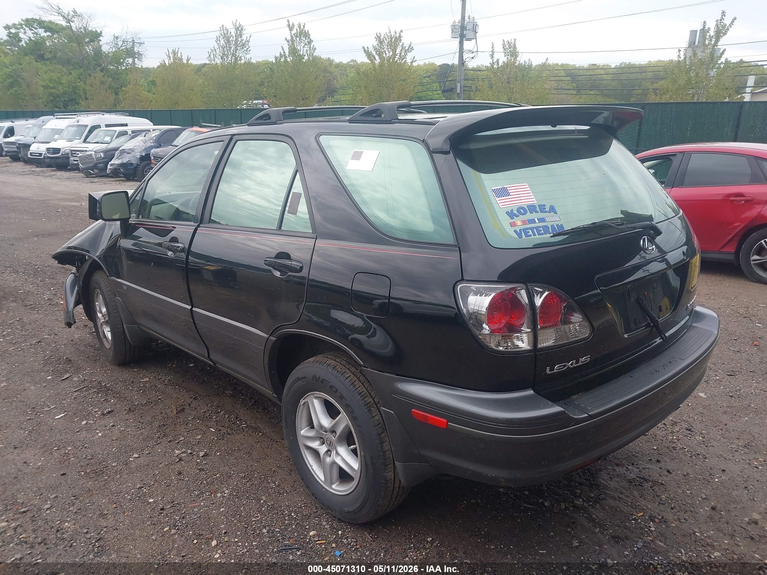 2002 LEXUS RX — VIN JTJGF10UX20134536 — photo 3