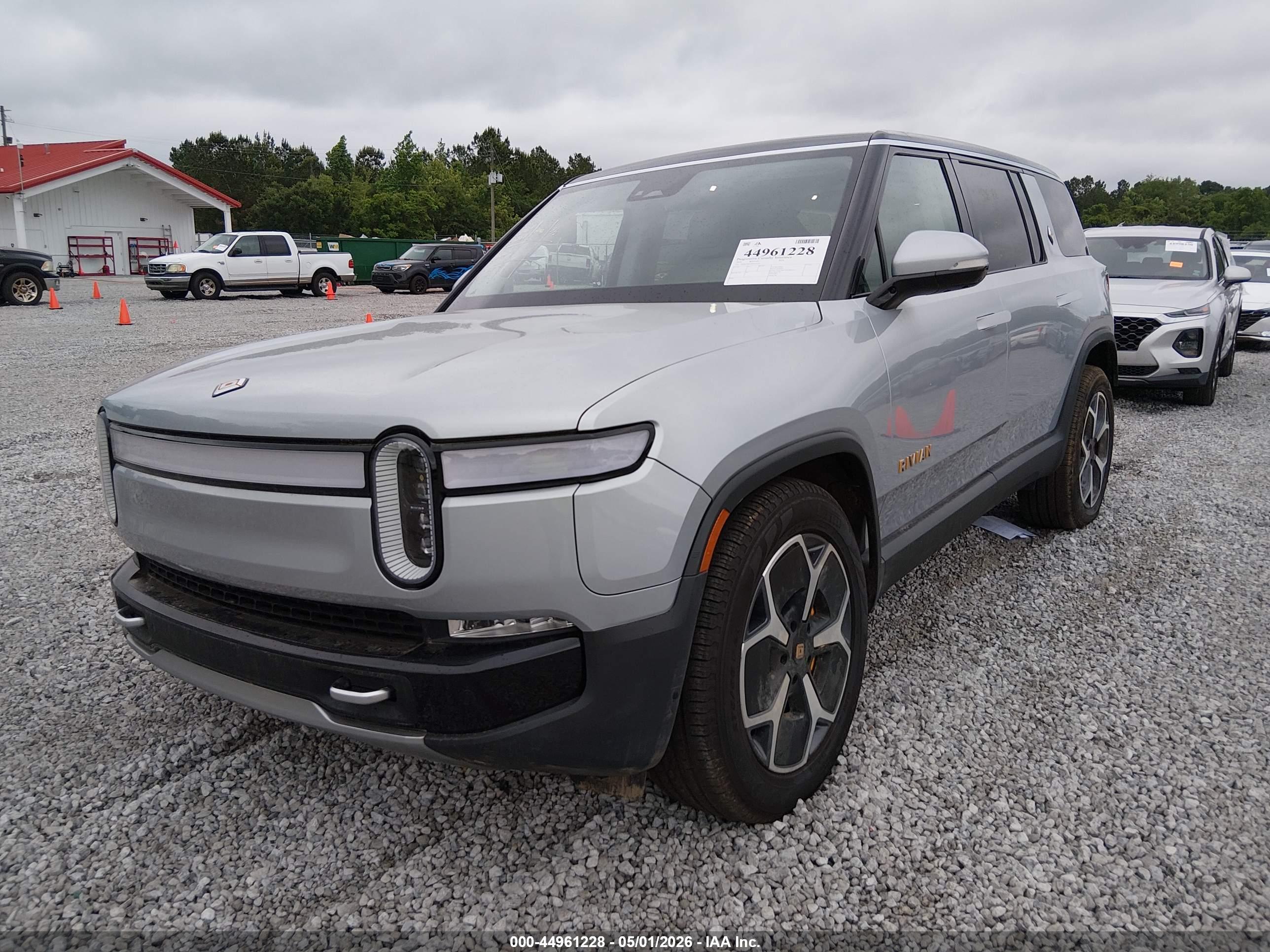 2023 RIVIAN R1S — VIN 7PDSGABA9PN030149 — photo 2