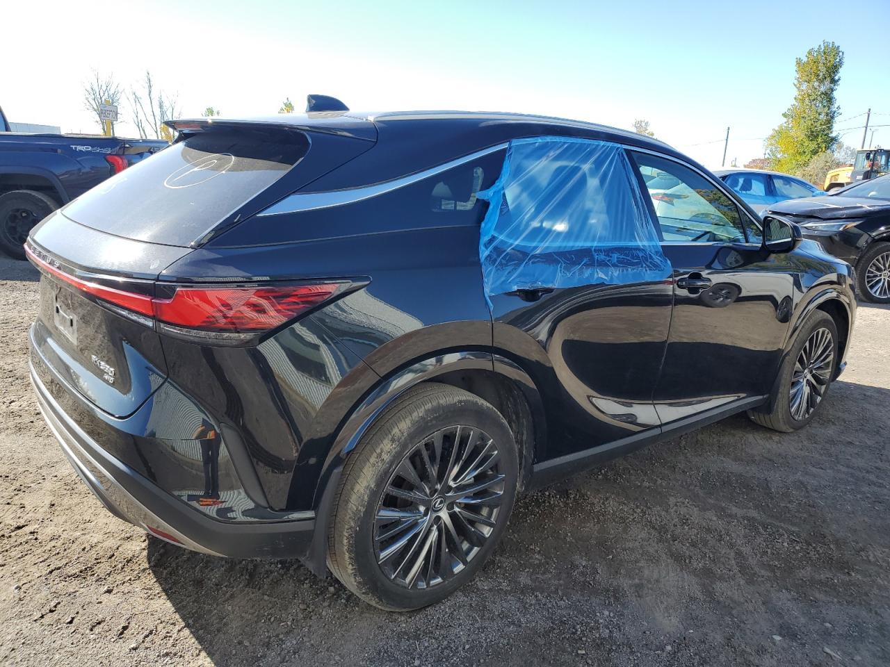 2023 LEXUS RX — VIN 2T2BAMCAXPC038302 — photo 3